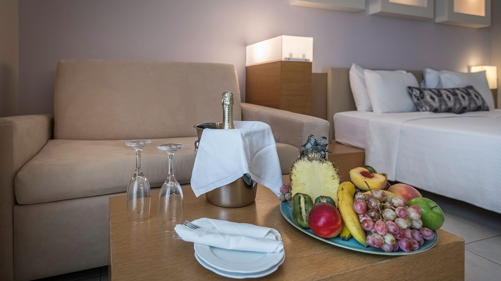 rooms-swim-up-bungalow-pool-view-terrace