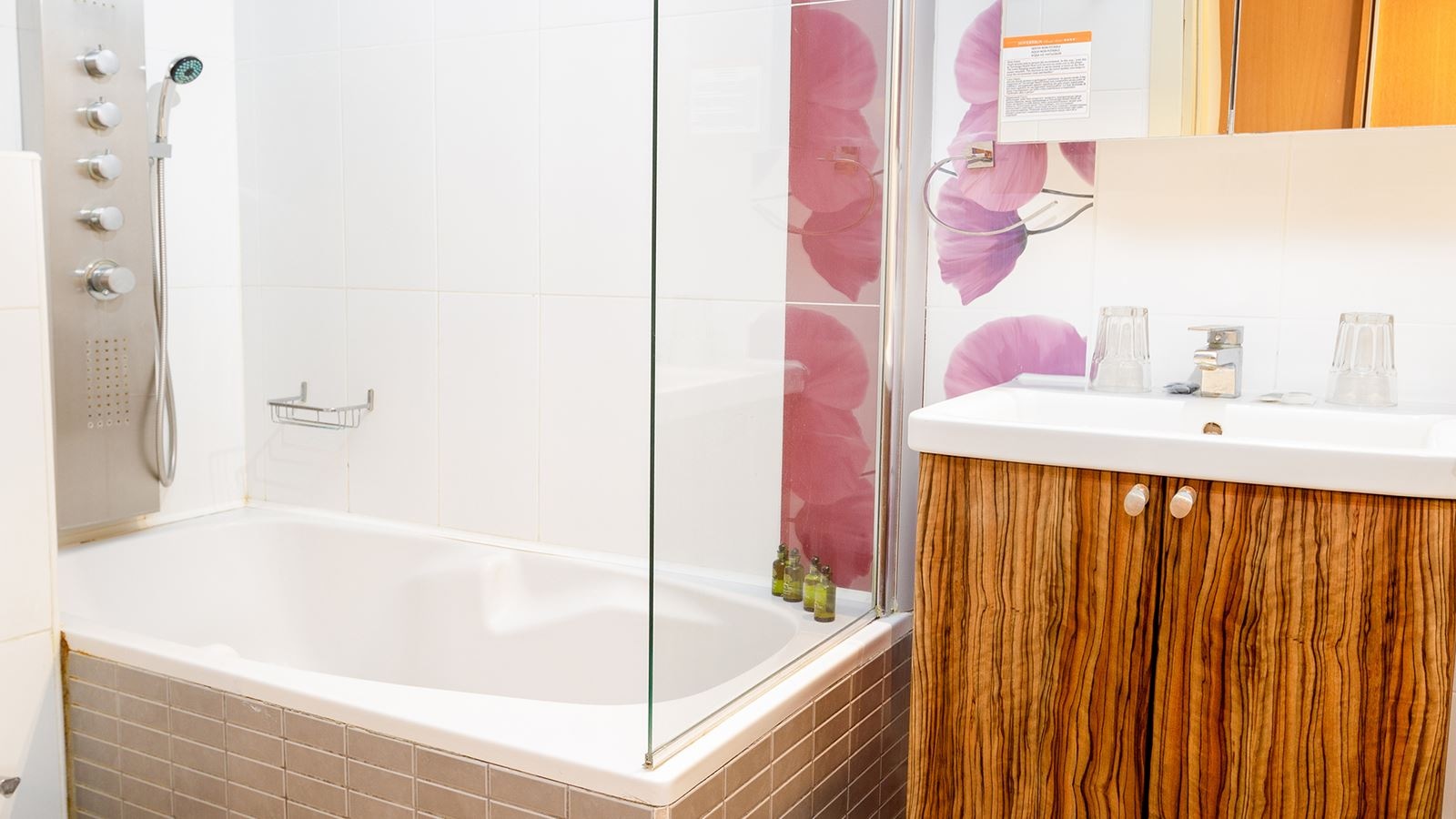 rooms-single-sea-view-balcony