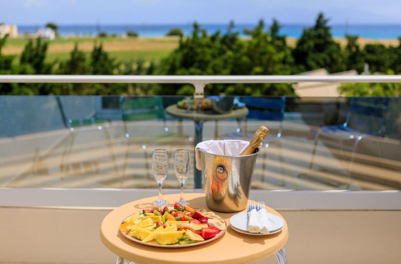 rooms-twin-sea-view-balcony