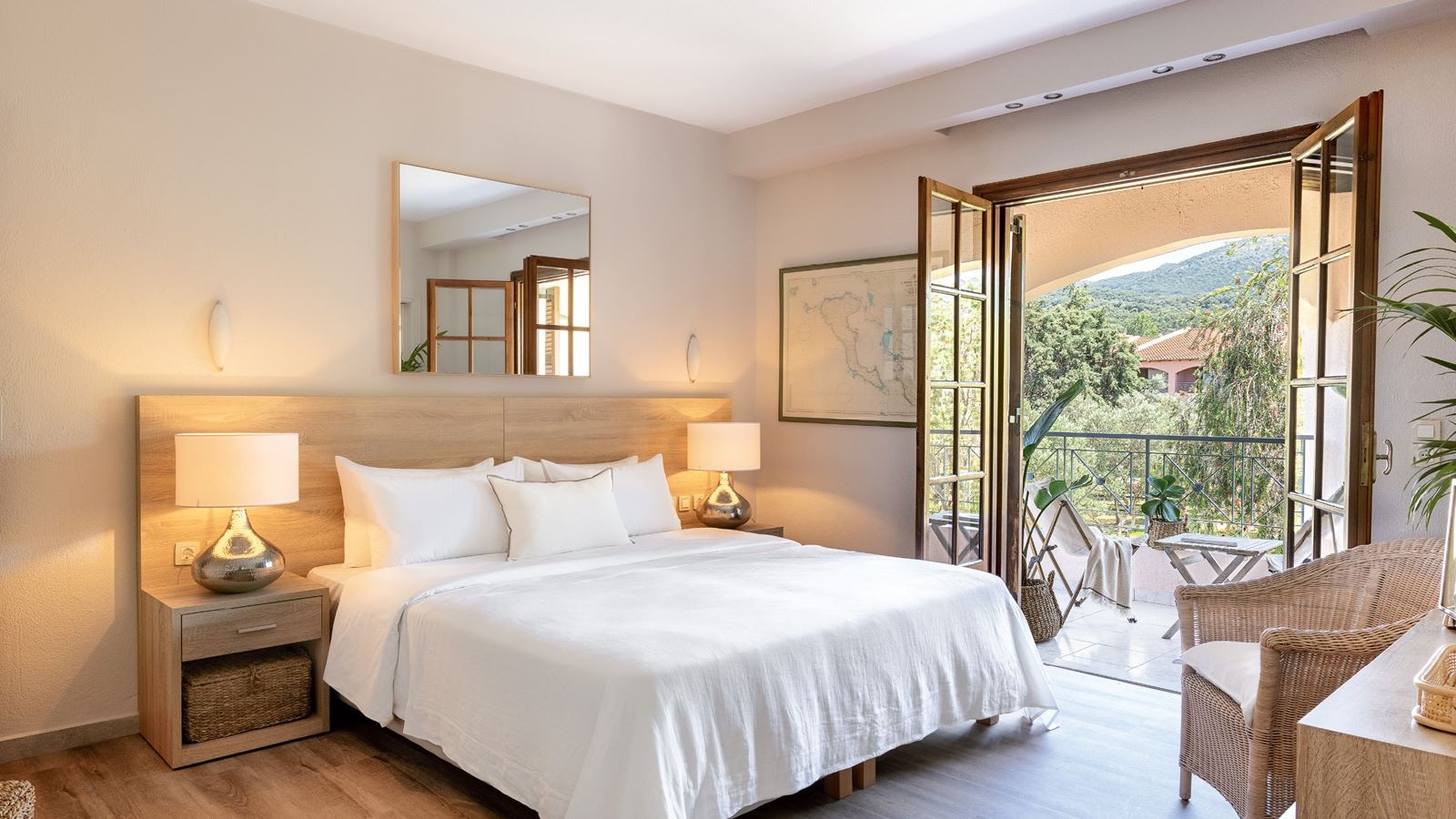 rooms-family-apartment-private-balcony