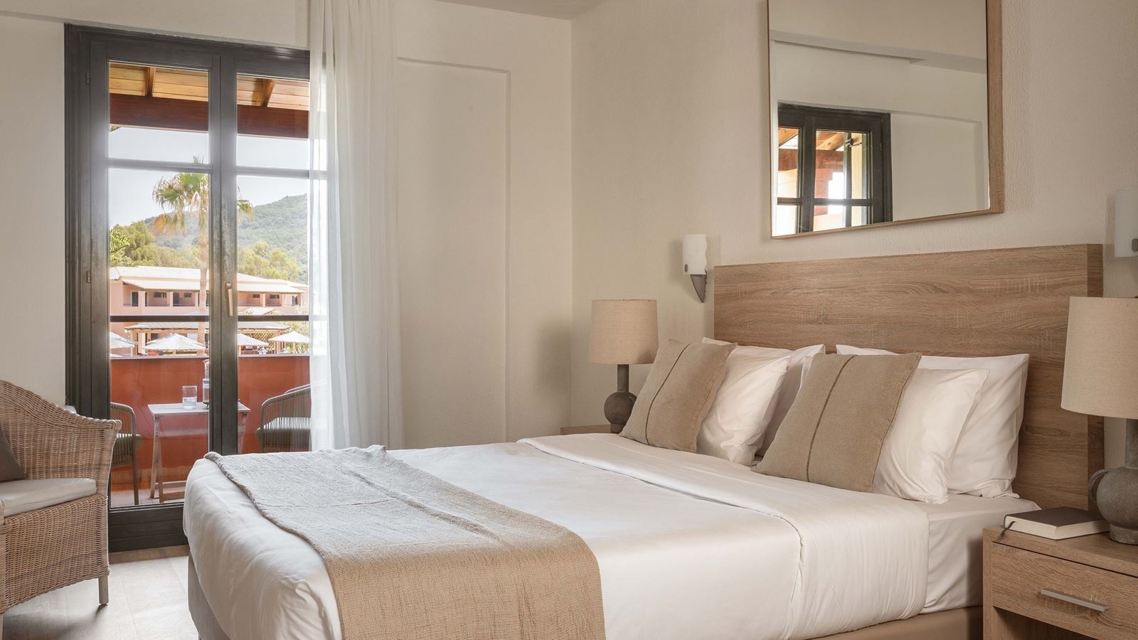 rooms-botanica-bungalow-loft-private-balcony