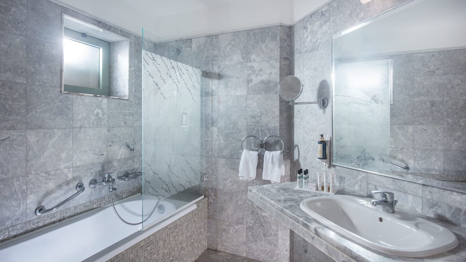 rooms-double-garden-view