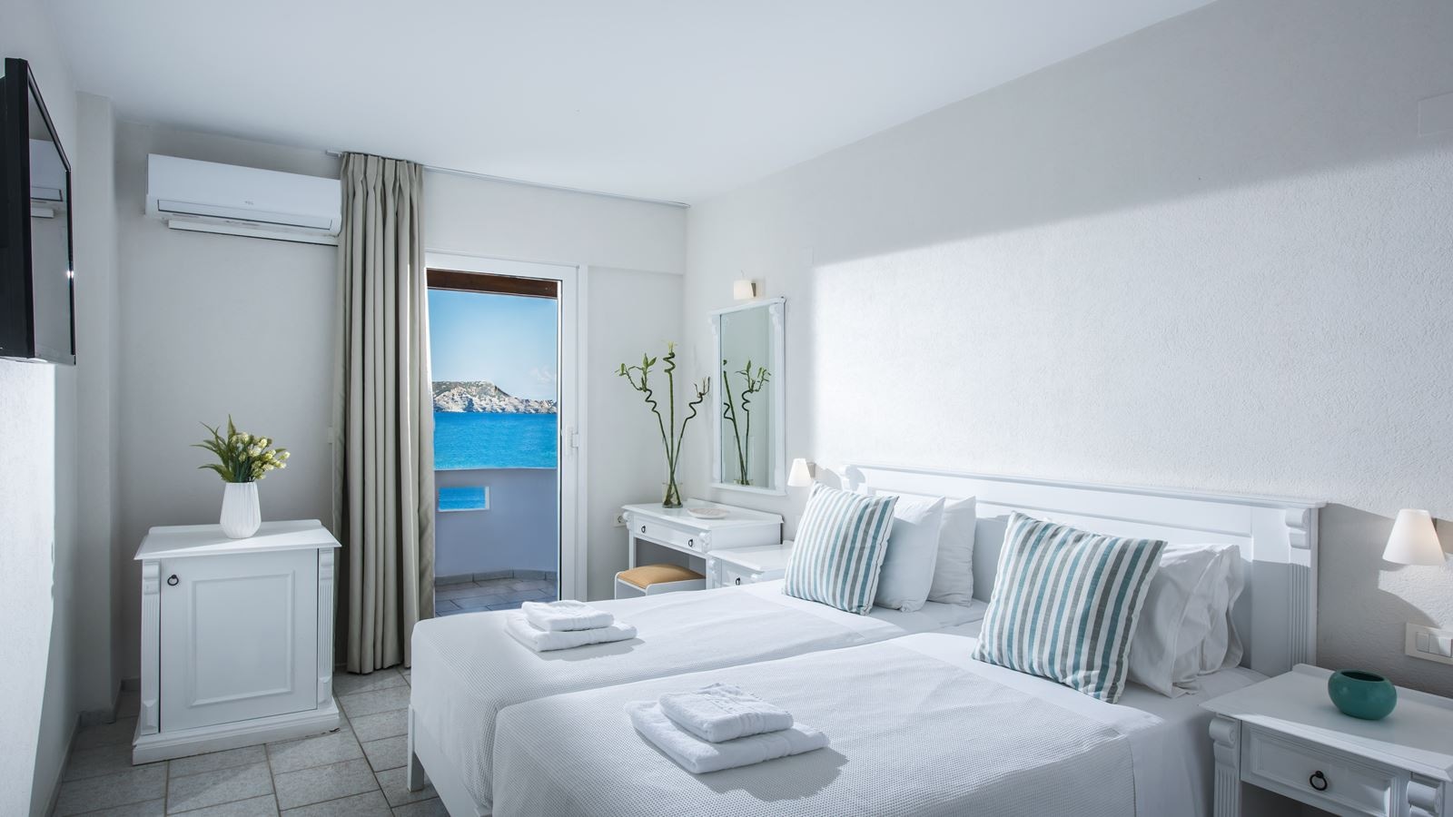 rooms-sea-view-room