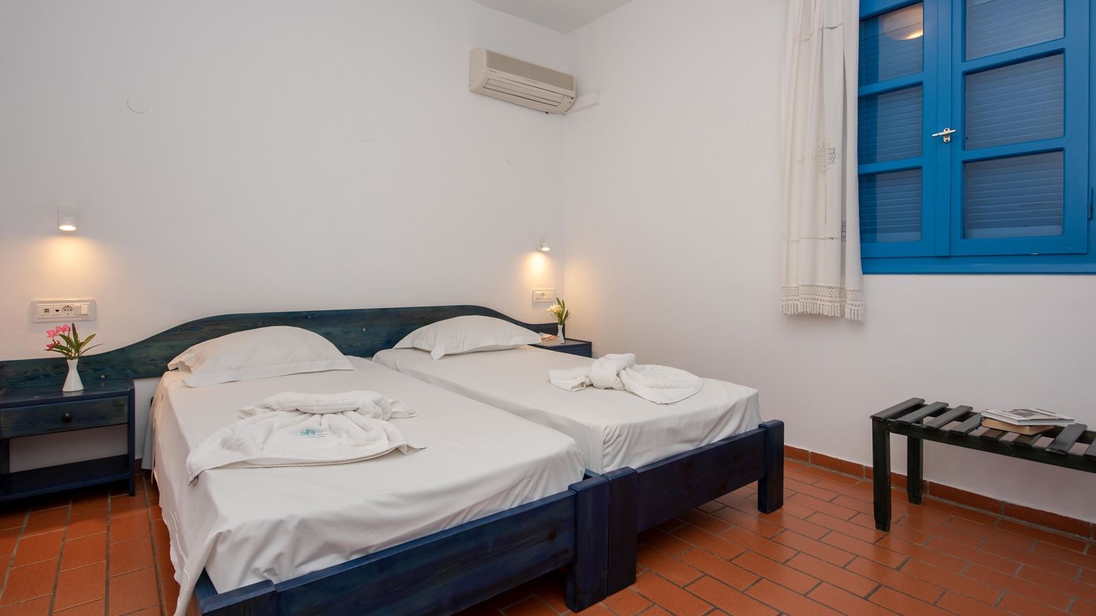 rooms-economy-suite-balcony-or-terrace