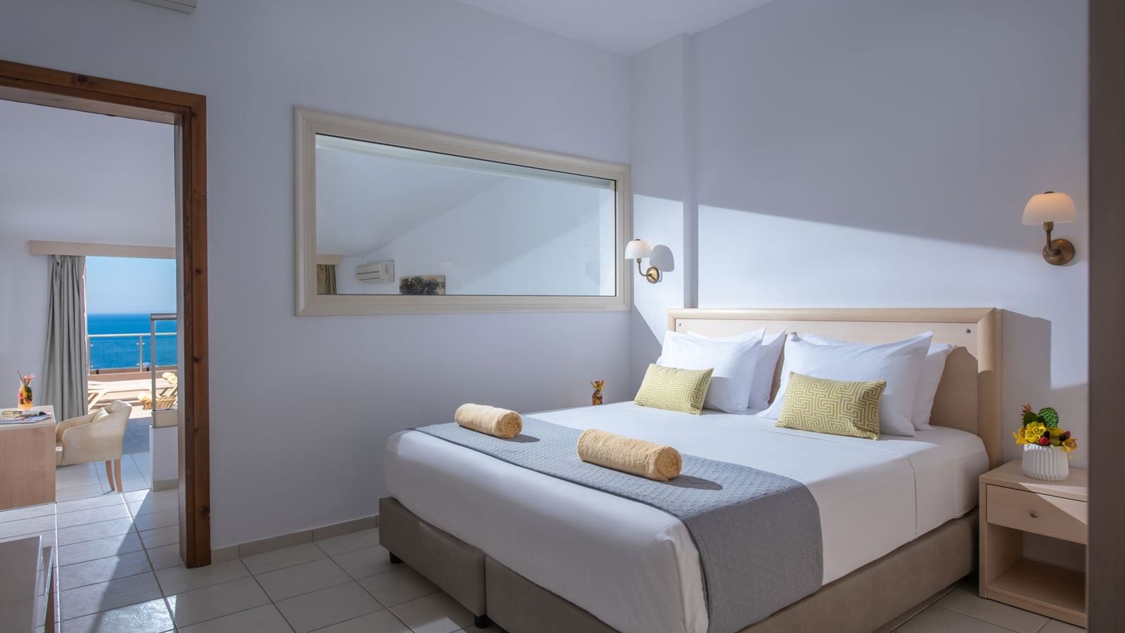 rooms-suite-2-bedrooms-sea-view