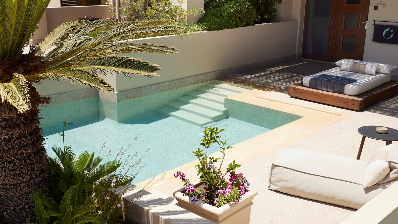 rooms-suite-one-bedroom-garden-view-private-pool