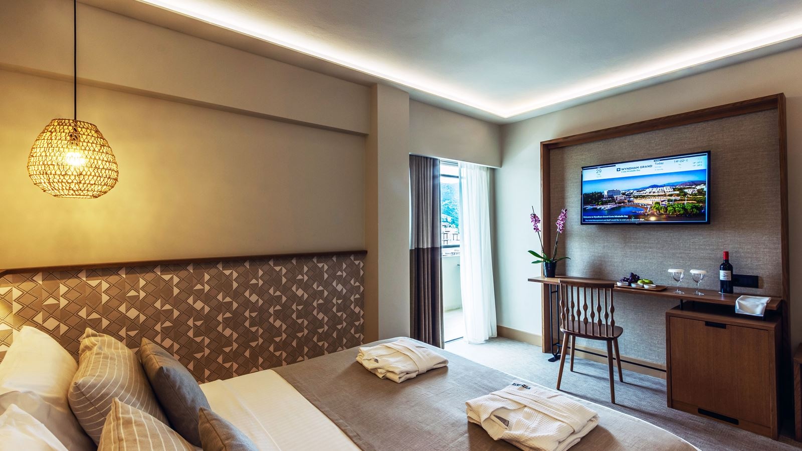 rooms-mirabello-collection-family-room