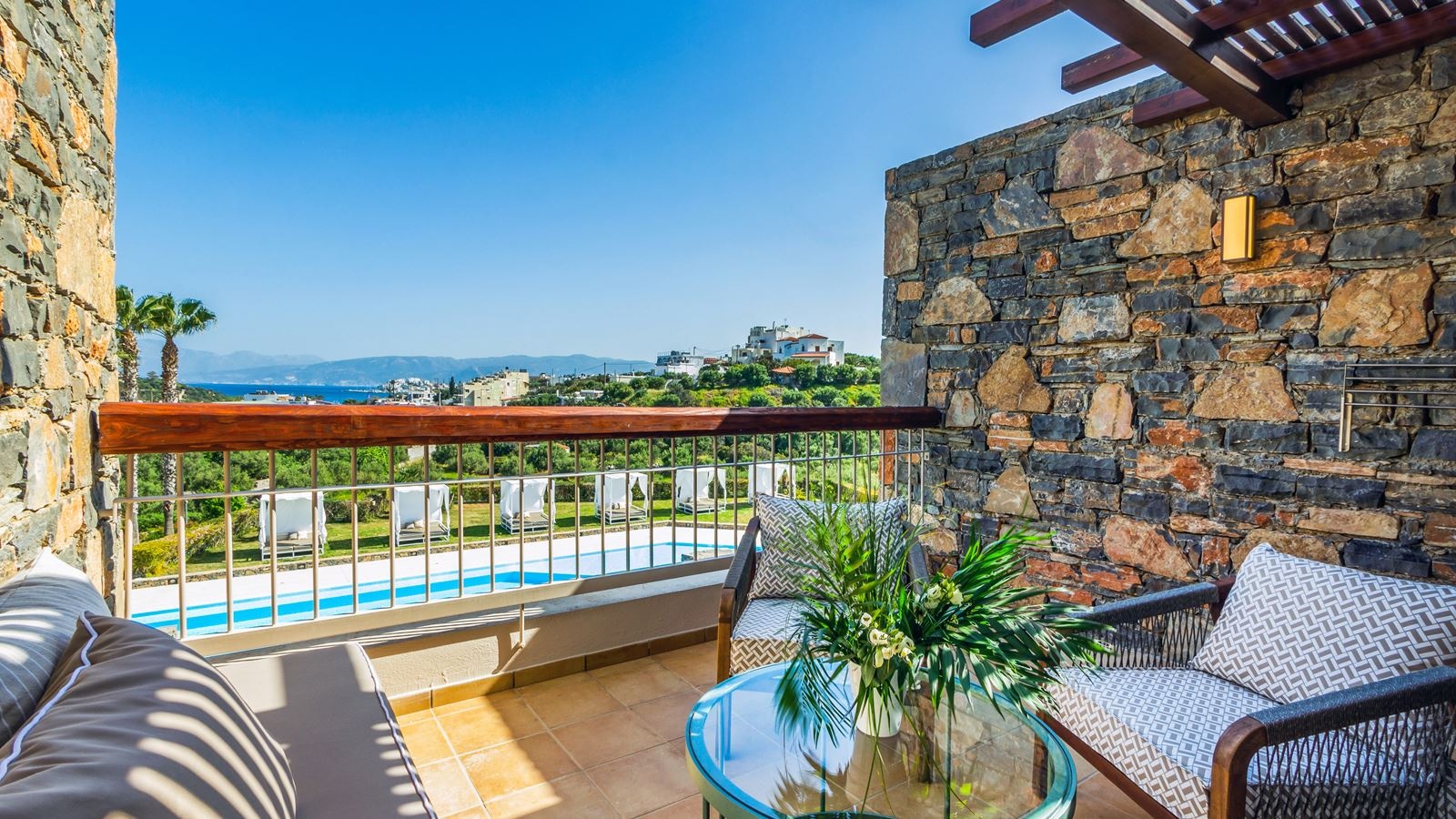 rooms-classic-collection-maisonette-garden-view