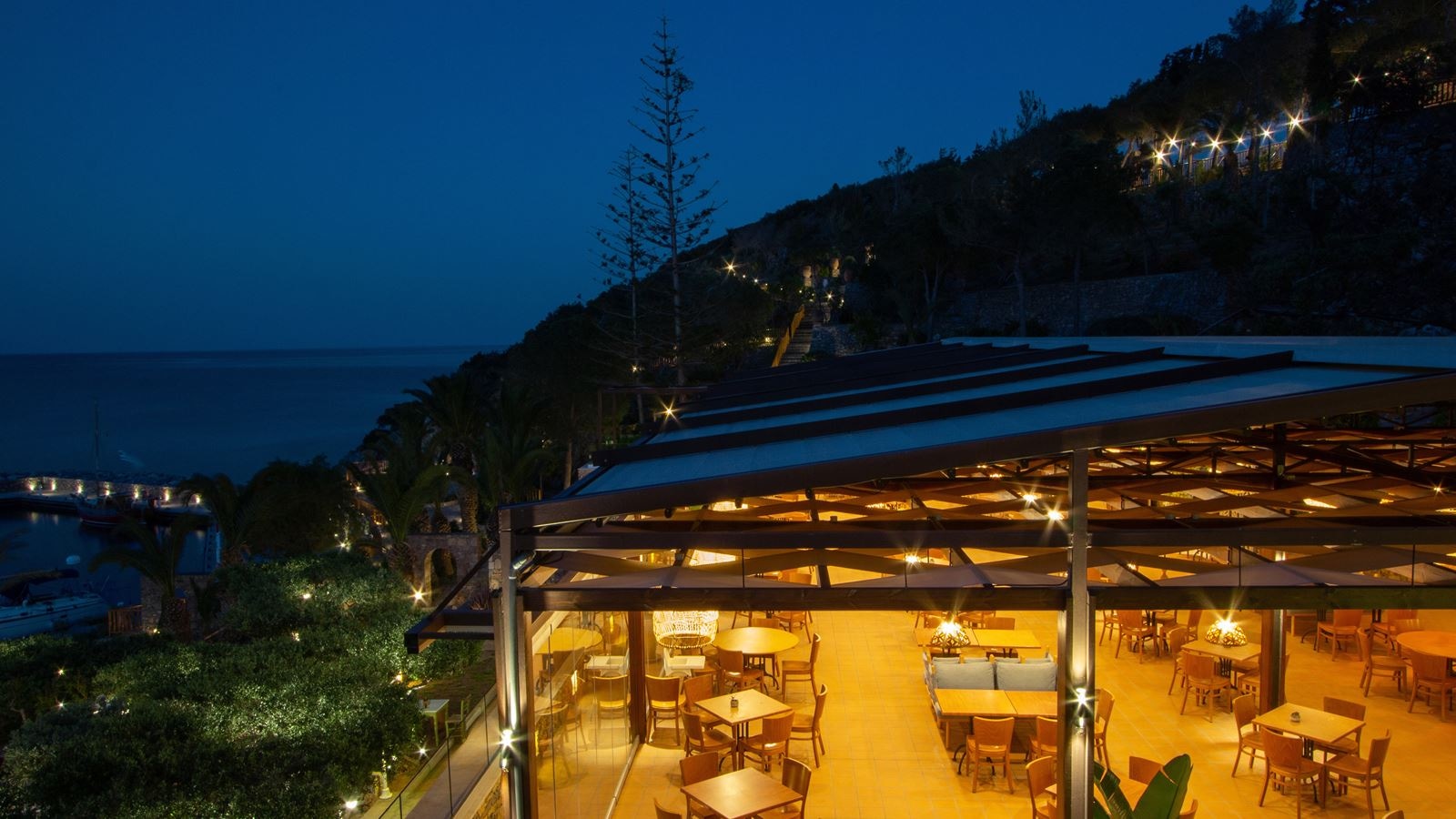 restaurants-amalthea-main-restaurant