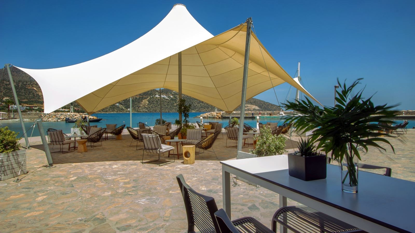 bars-marina-yacht-club