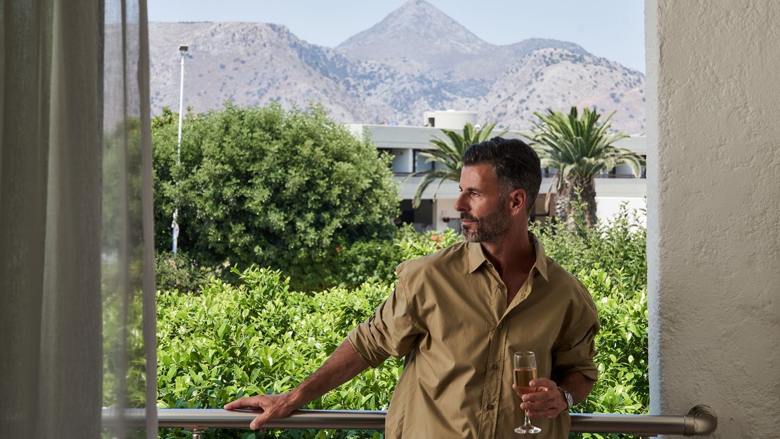 rooms-bungalow-sea-front