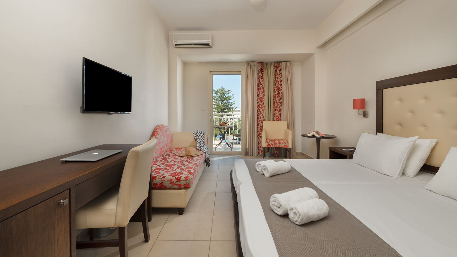 rooms-superior-double-landview-balcony-or-terace