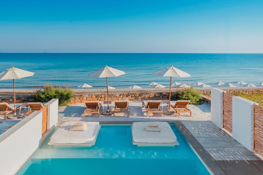 rooms-cool-room-with-private-pool--id-12