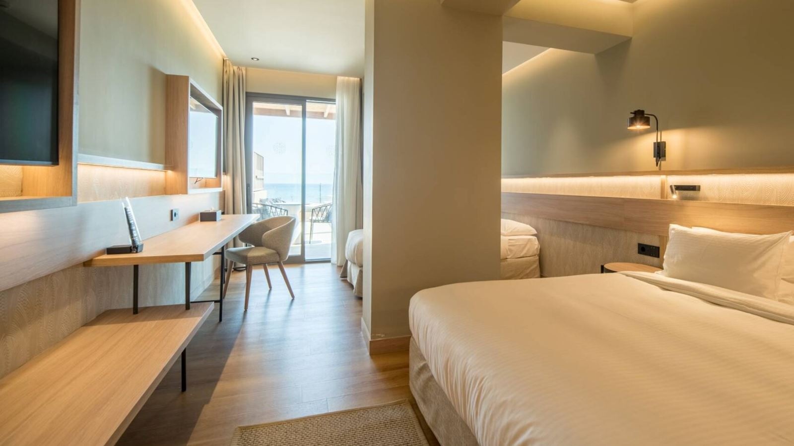 rooms-classic-family-sea-view