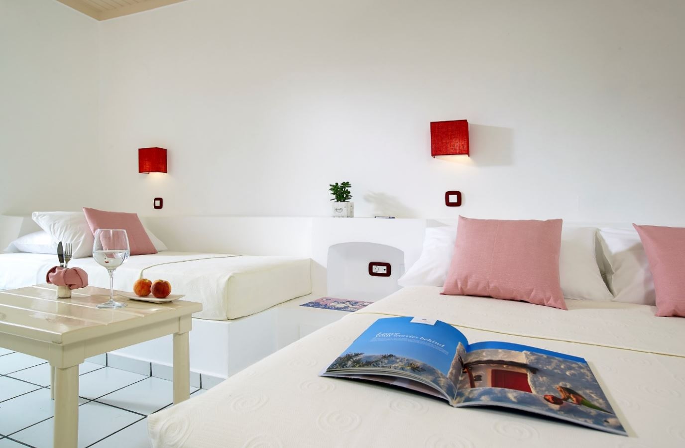 rooms-family-room--garden-view