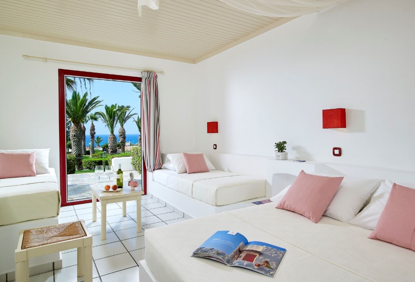rooms-family-room-sea-view