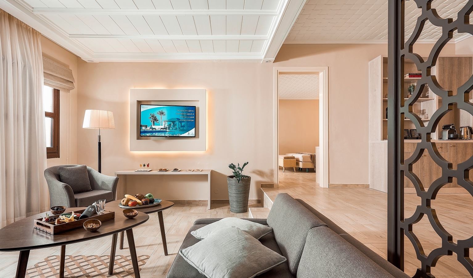 rooms-ambassador-suite-sea-front-private-pool