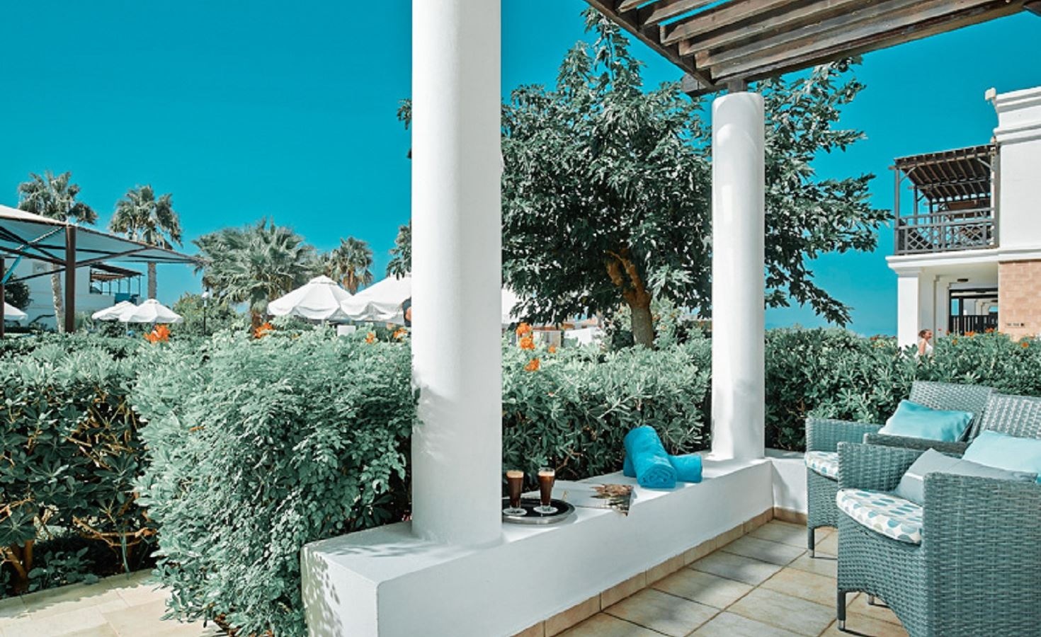 rooms-double-bungalow-garden-view-customized-for-mobility-needs