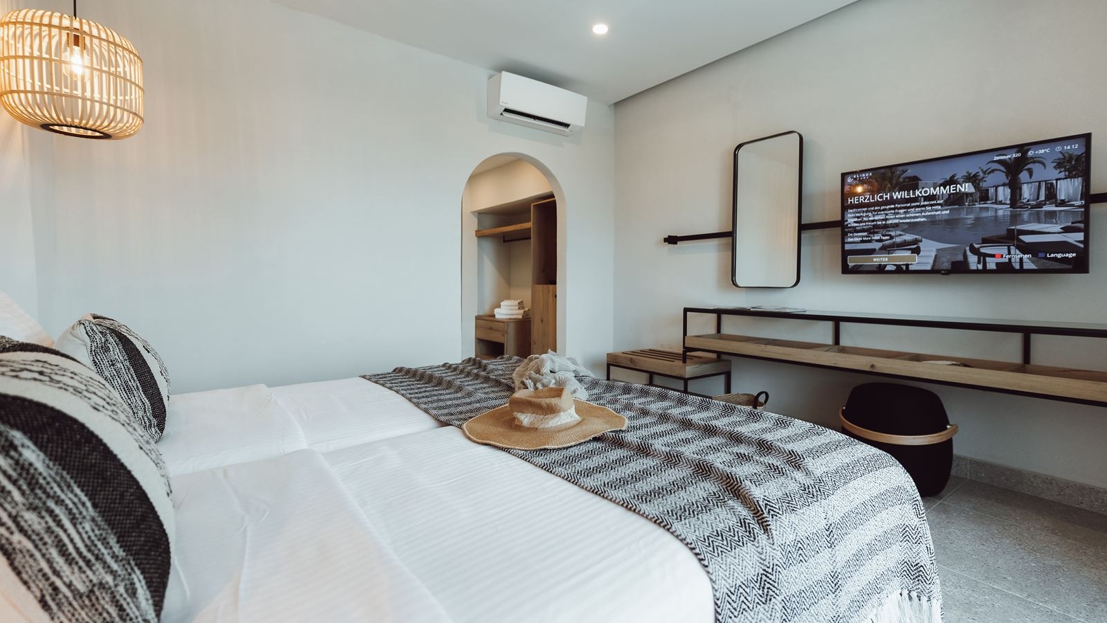 rooms-room-superior-double-sea-view