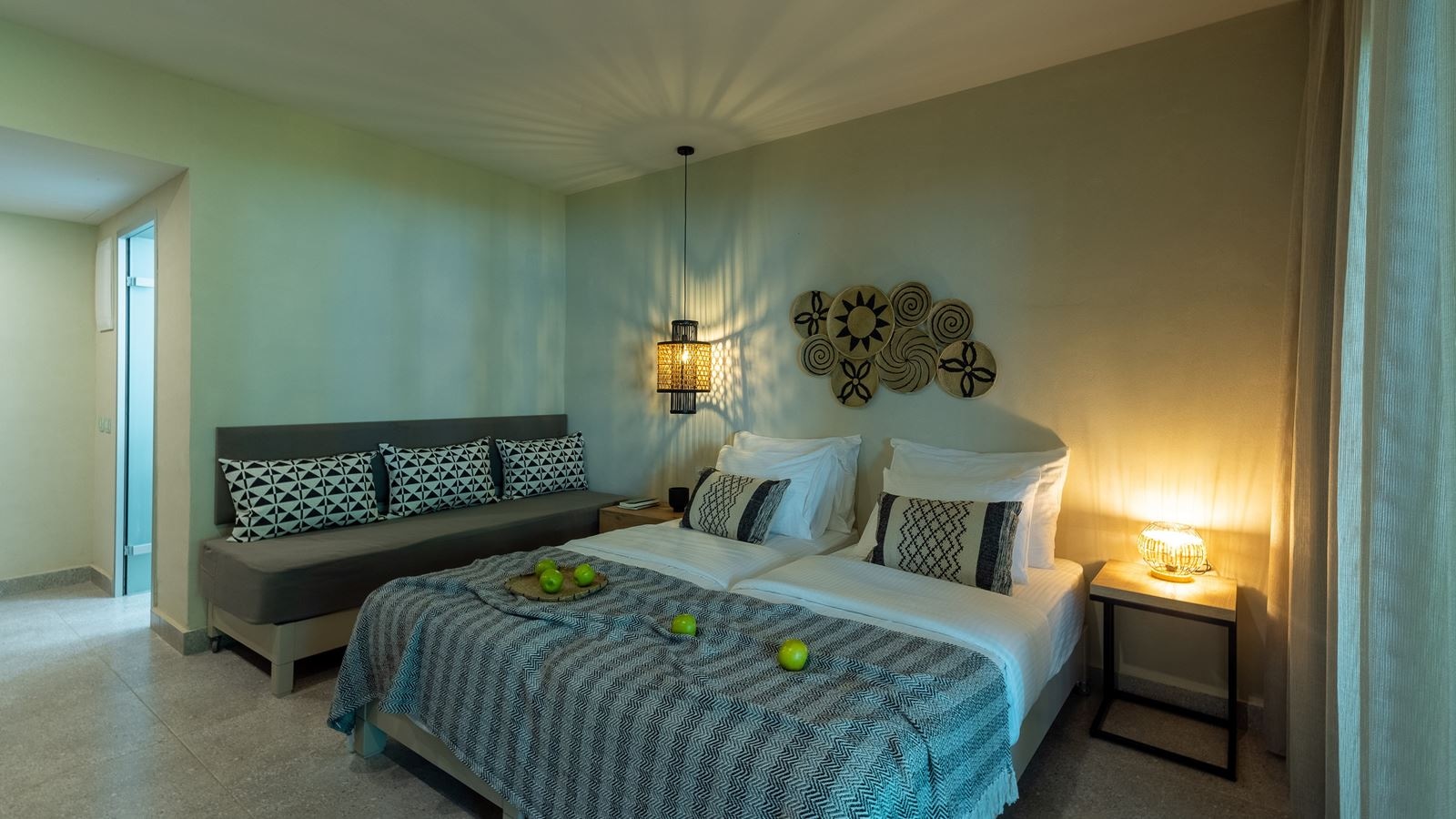 rooms-room-superior-side-sea-view