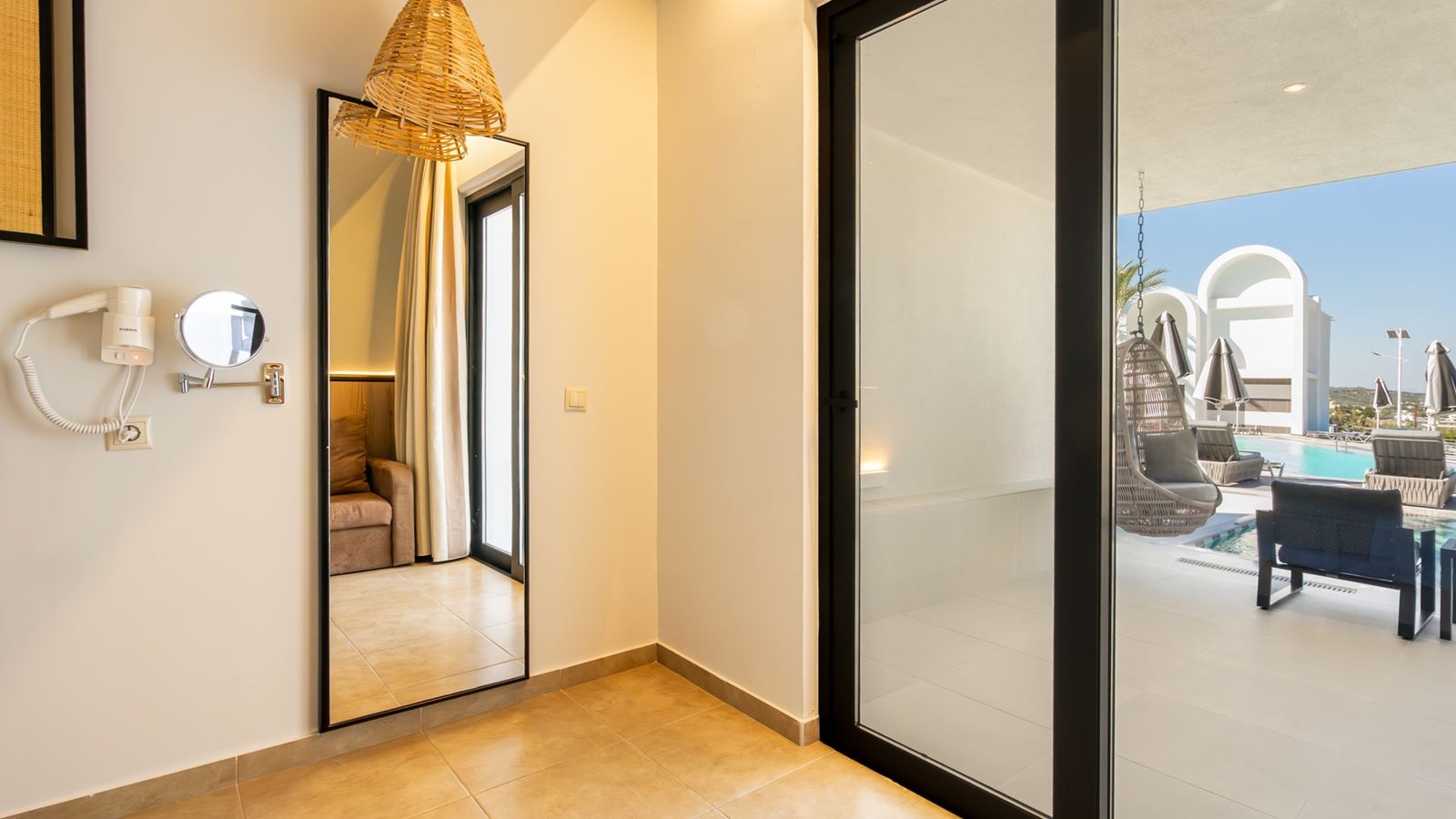 rooms-deluxe-room-private-pool