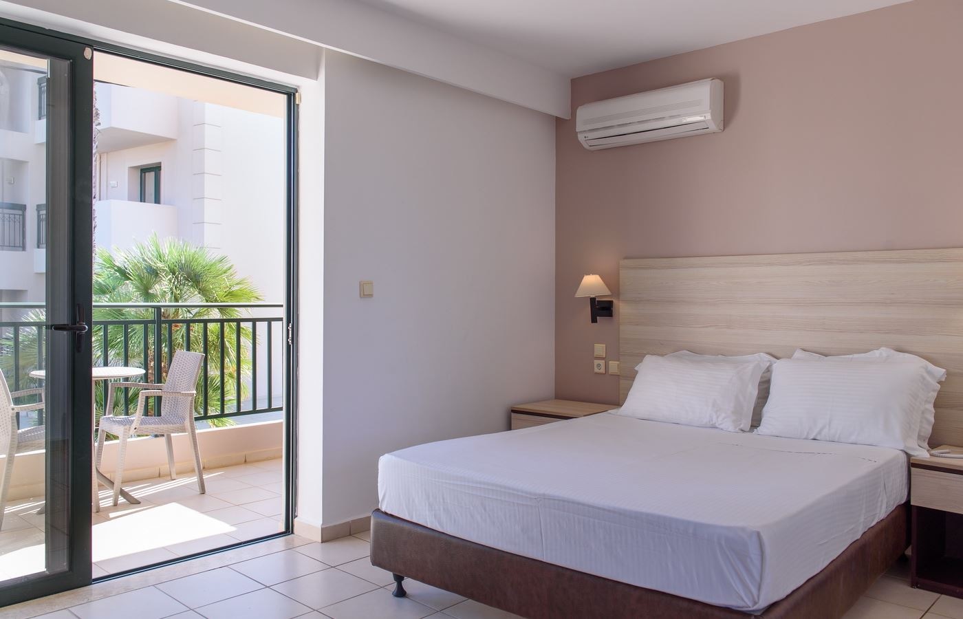 rooms-room-double-balcony-or-terrace