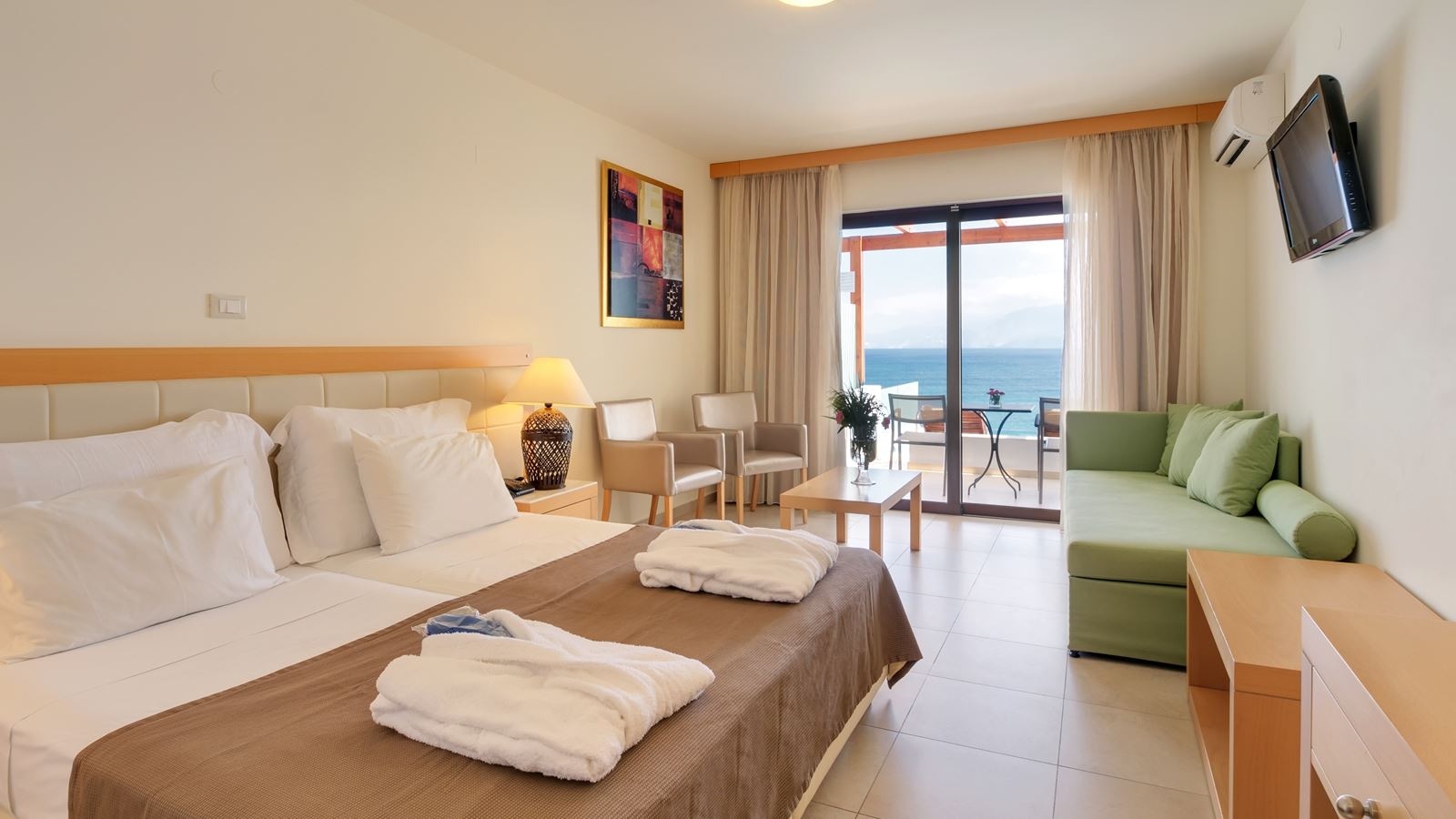 rooms-room-superior-sea-view-pool