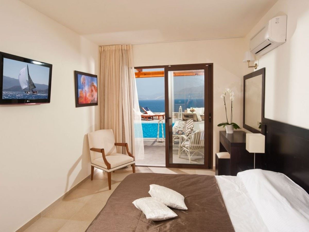 rooms-suite-1-bedroom-sea-view-jacuzzi