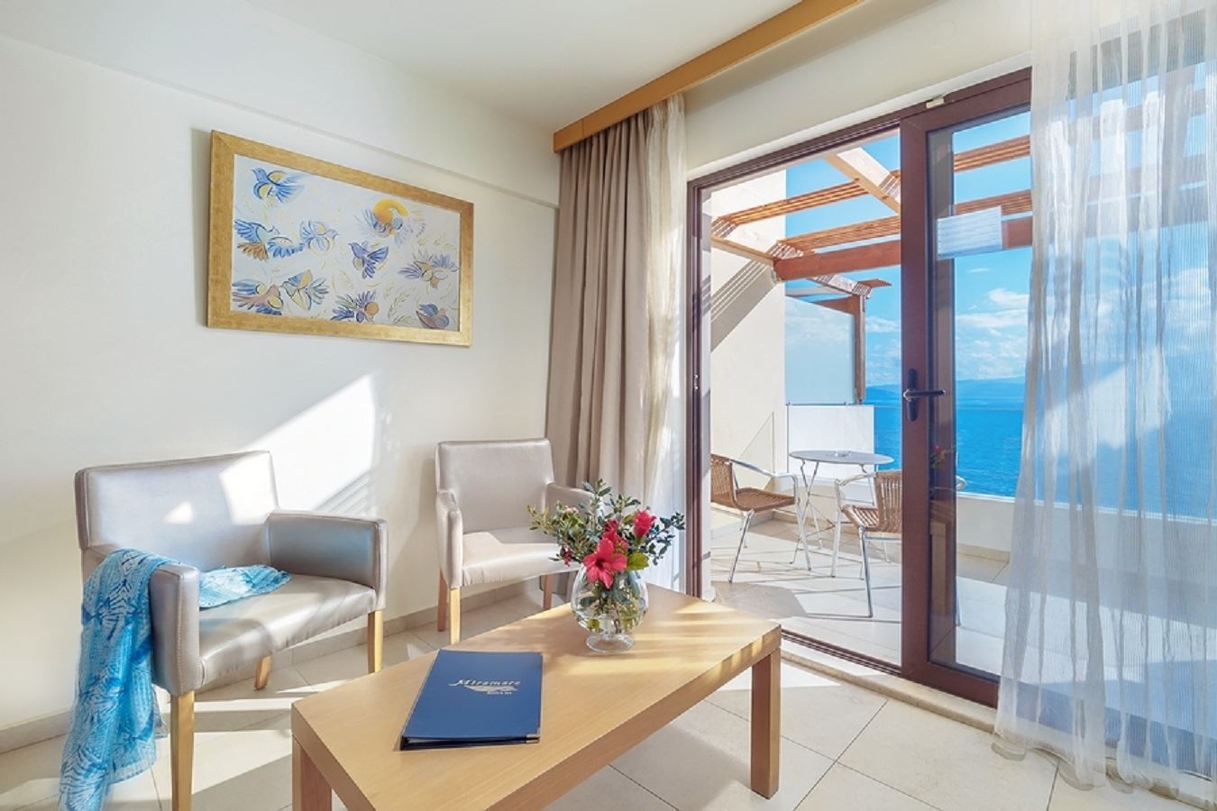 rooms-frontal-deluxe