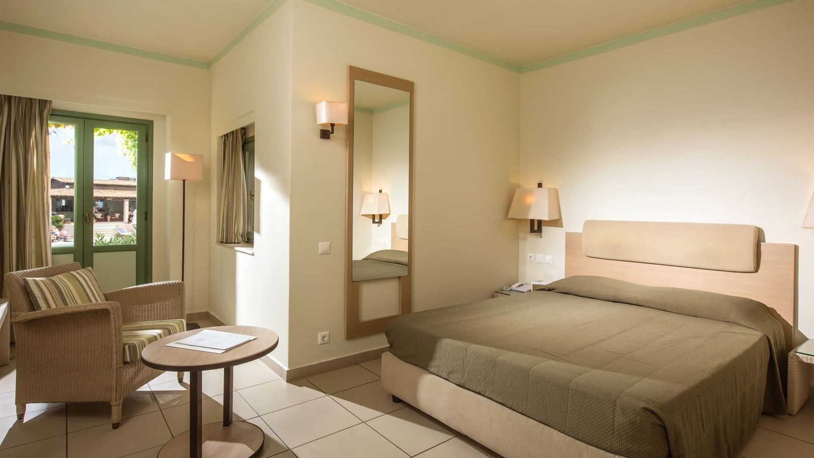 rooms-double-room-balcony-or-terrace