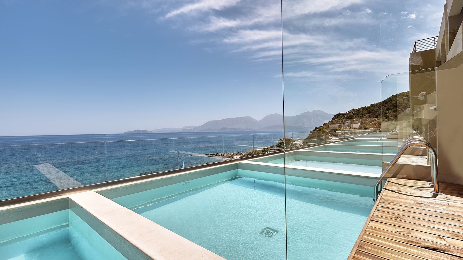 rooms-room-superior-swim-up