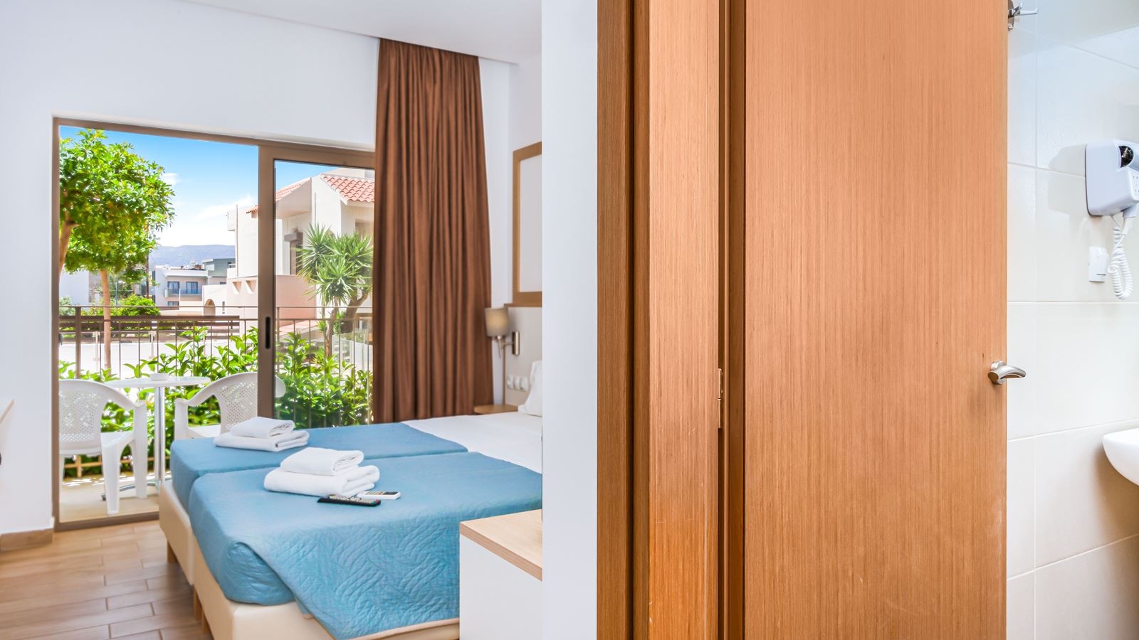 rooms-room-superior-twin-double-balcony-or-terrace