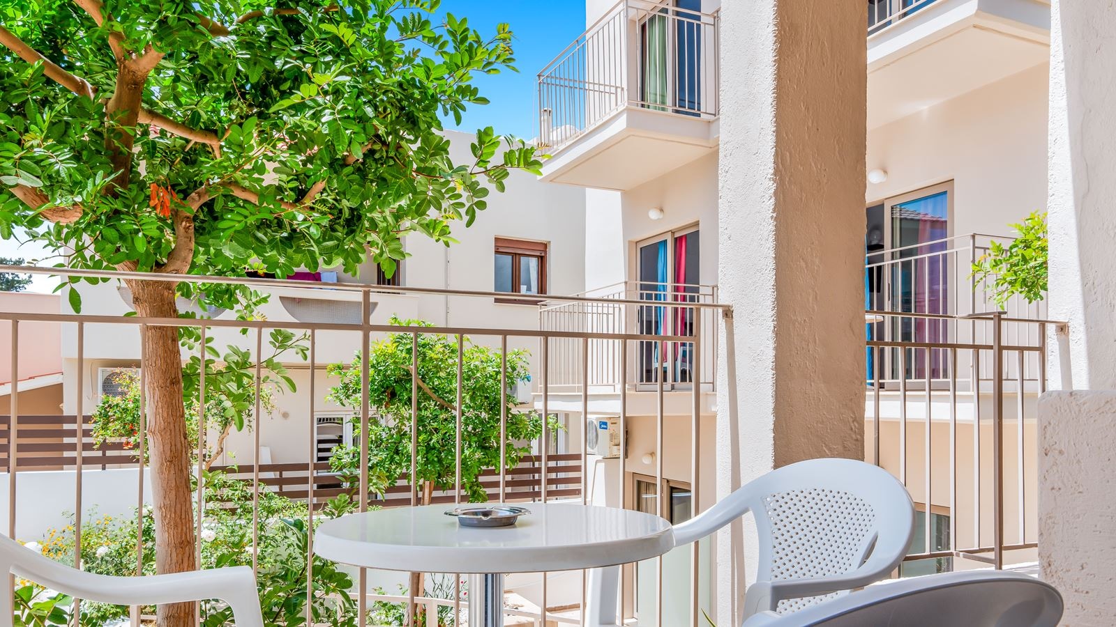 rooms-standard-1-bedroom-triple-apartment-balcony-or-terrace