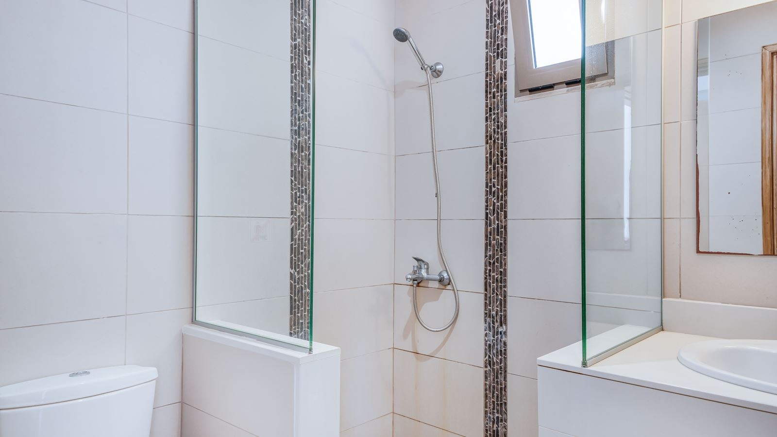 rooms-standard-1-bedroom-triple-apartment-balcony-or-terrace