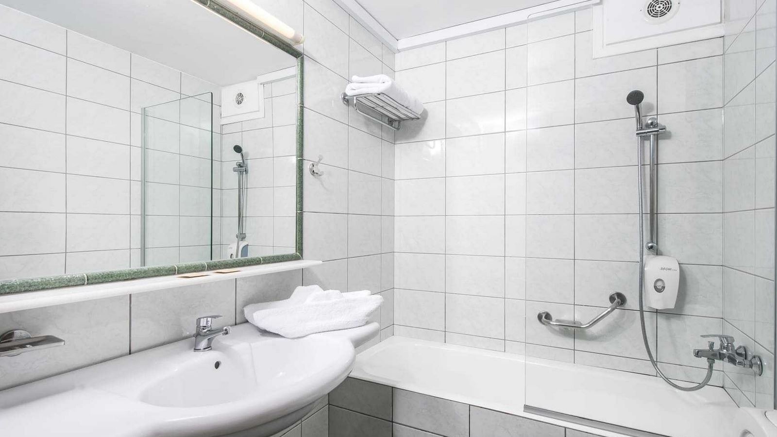 rooms-room-double-sideseaview-balcony-or-terrace