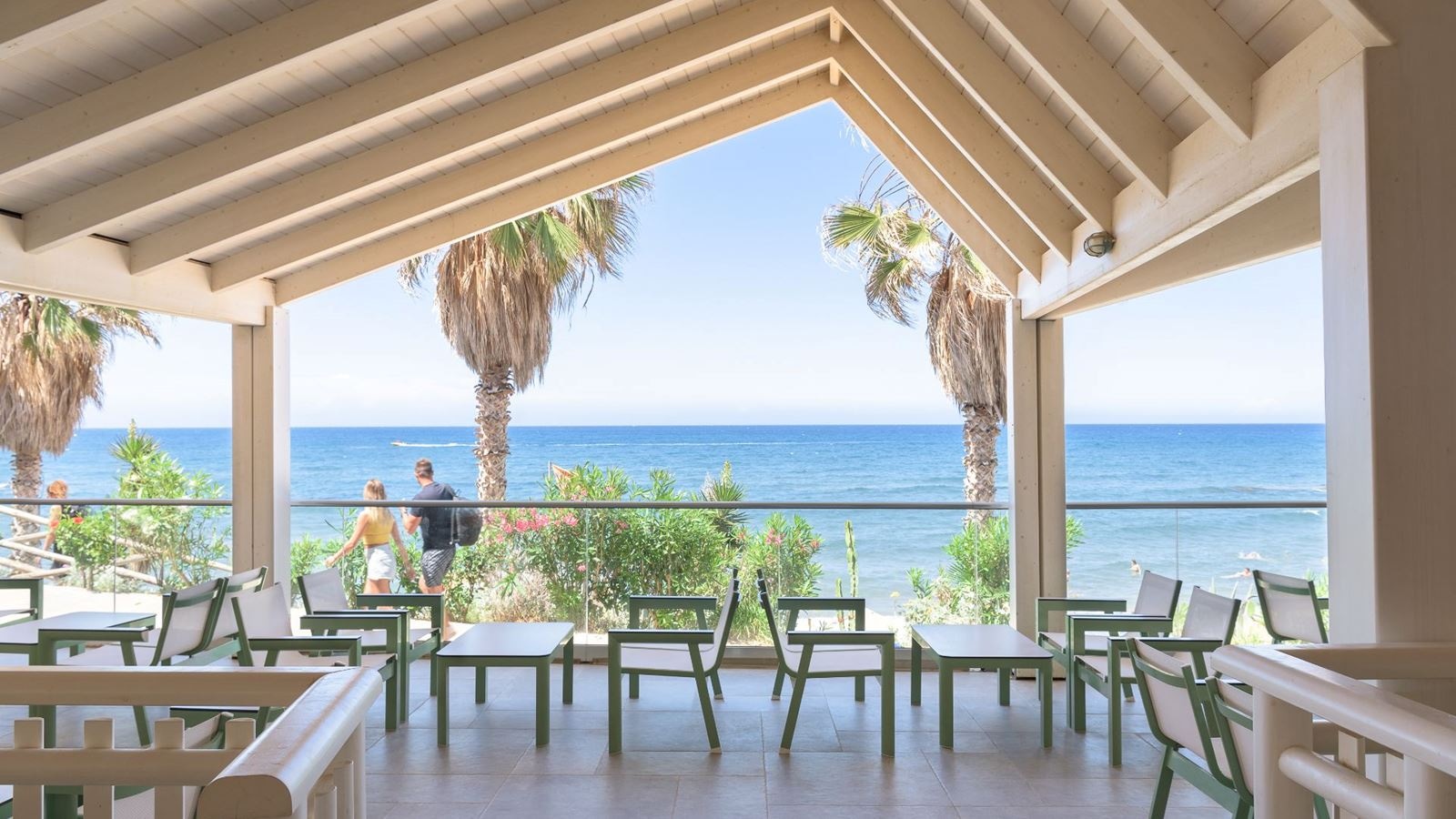 bars-thalassa-pool-bar