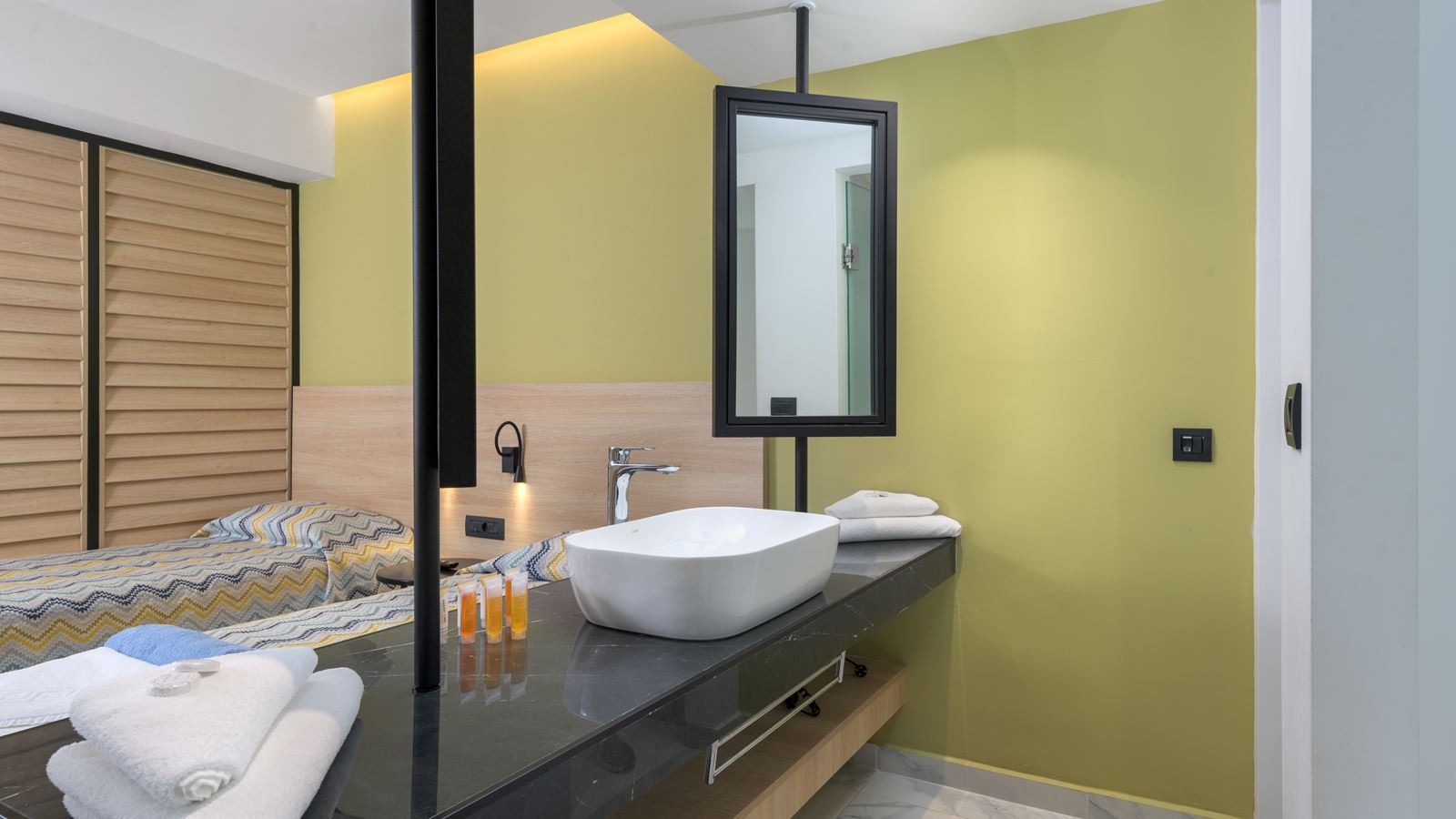 rooms-family-superior-garden-view-balcony-or-terrace