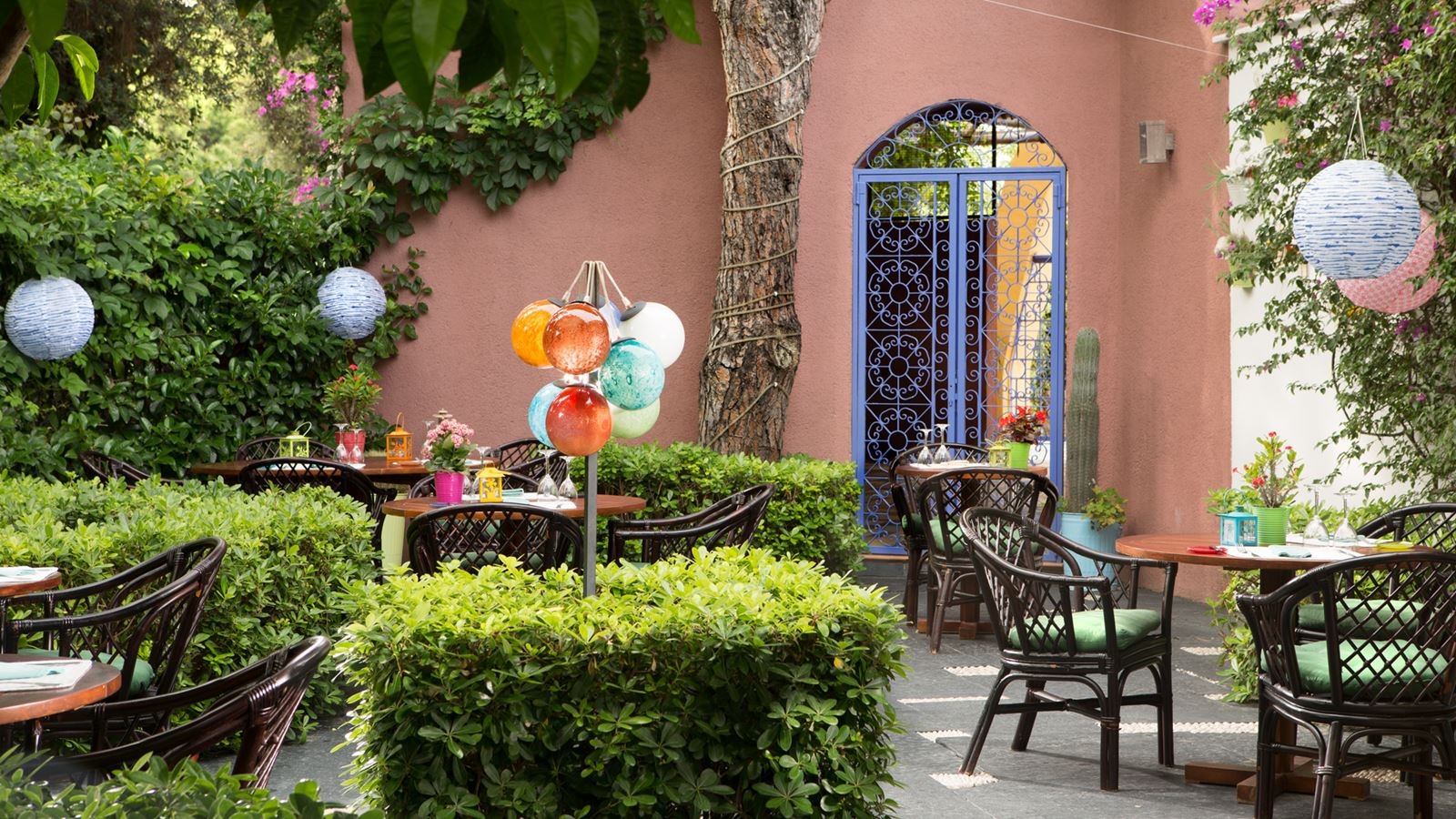 restaurants-dionysos-grill-restaurant