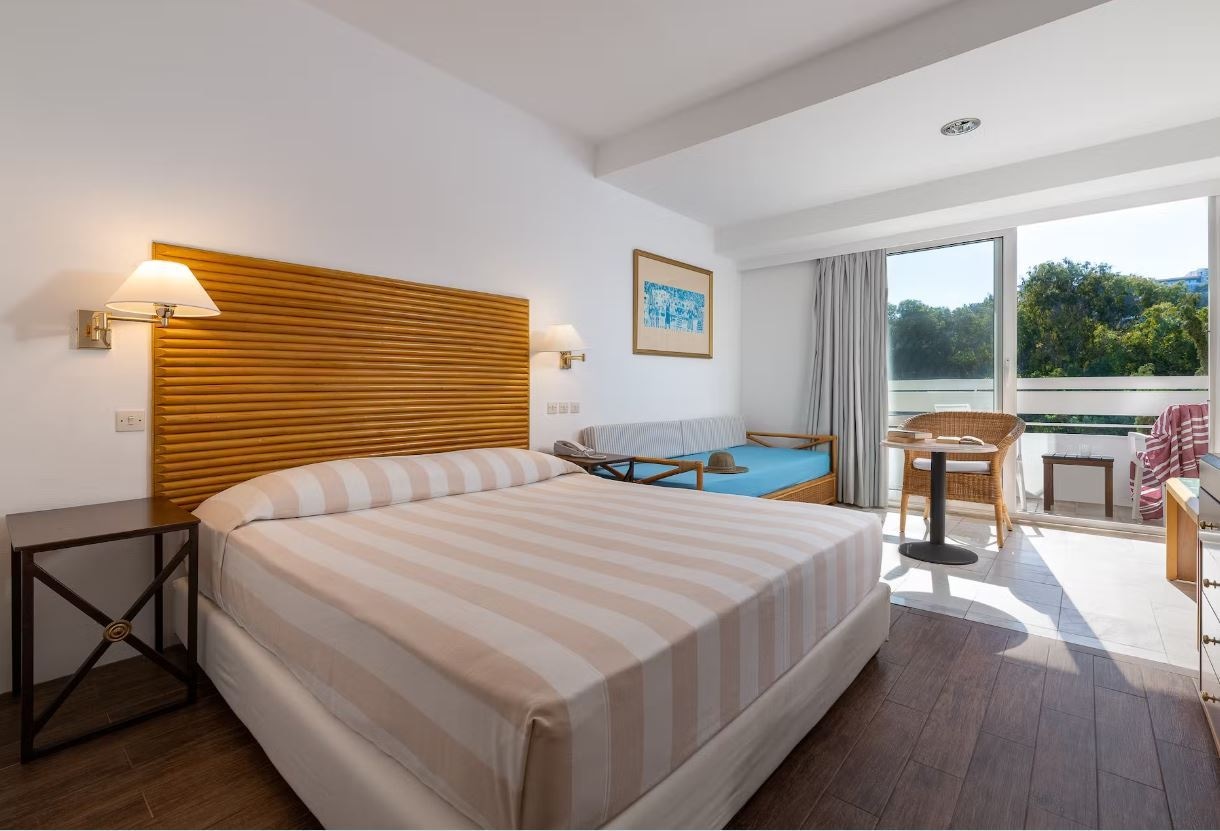 rooms-double-room-with-balcony