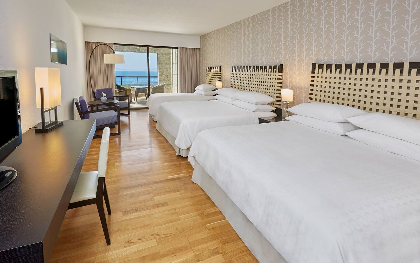 rooms-family-room-sea-view