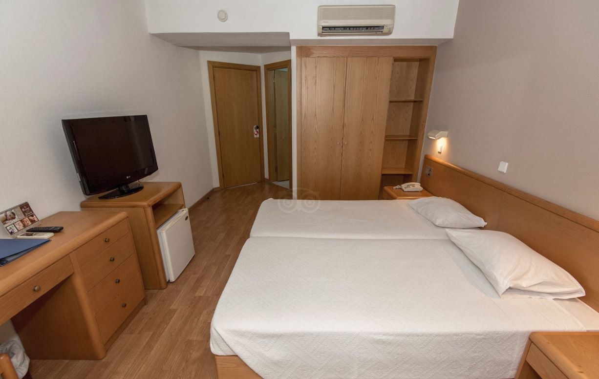 rooms-double-room-land-view