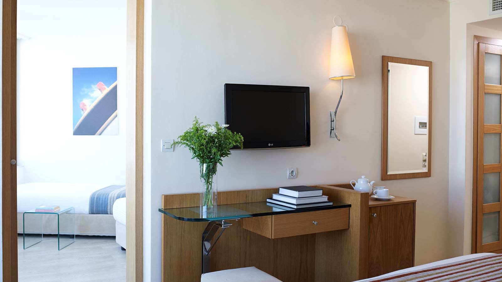 rooms-family--suite-2-separate-rooms