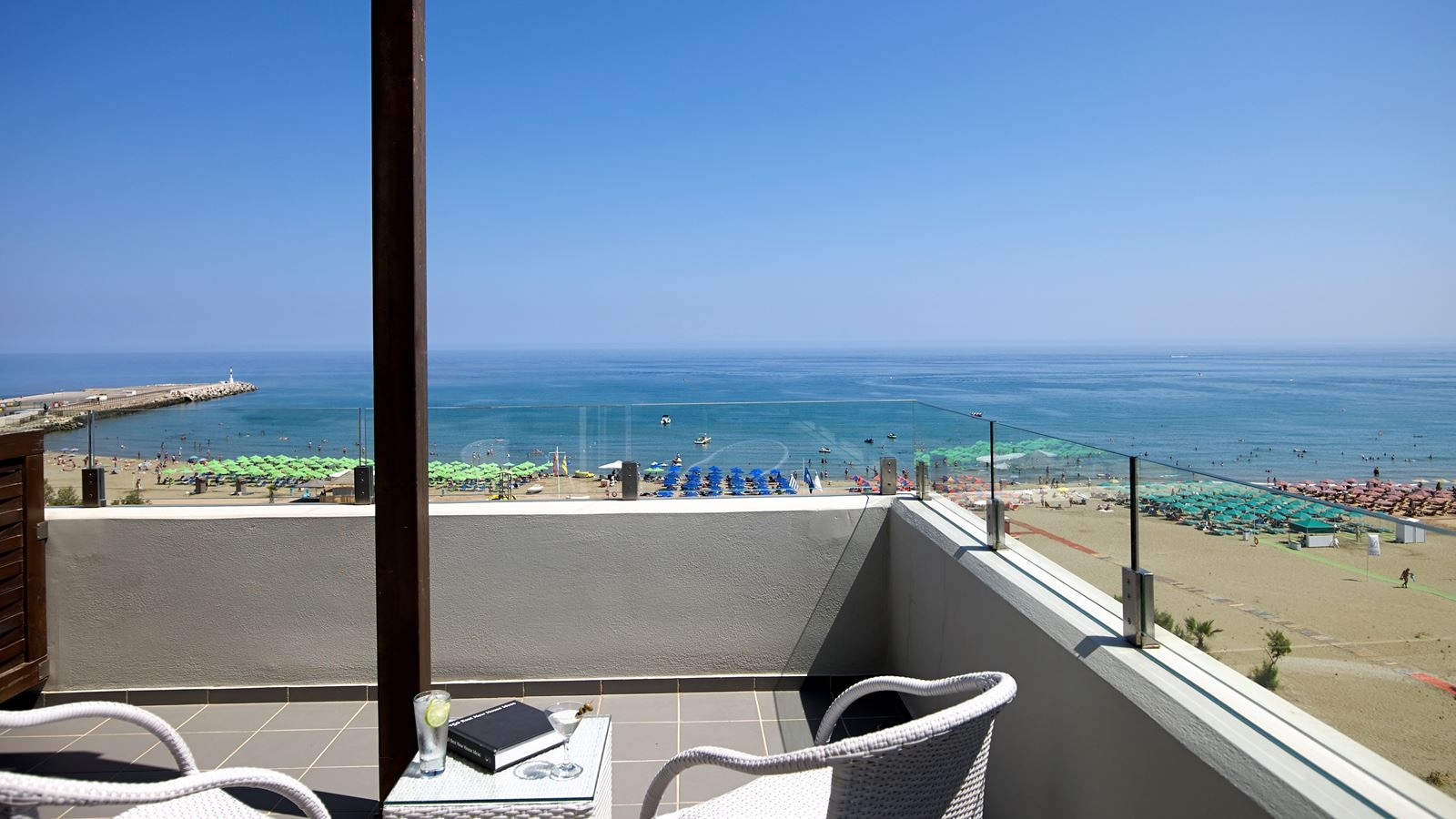 rooms-deluxe-suite--sea-view