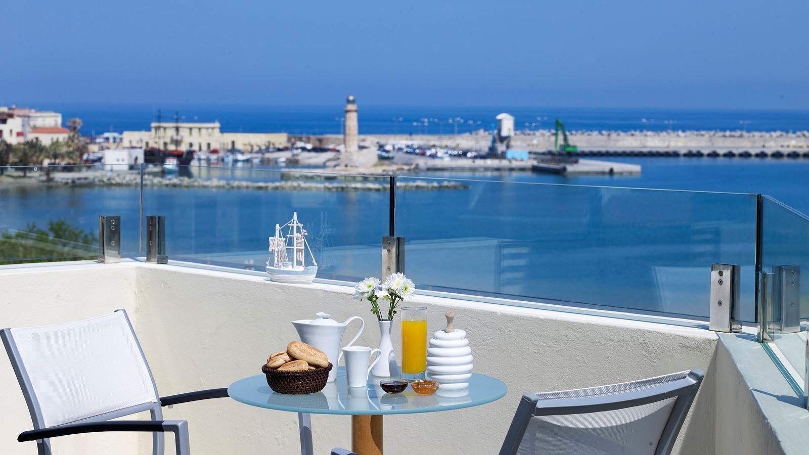 rooms-deluxe-suite--sea-view