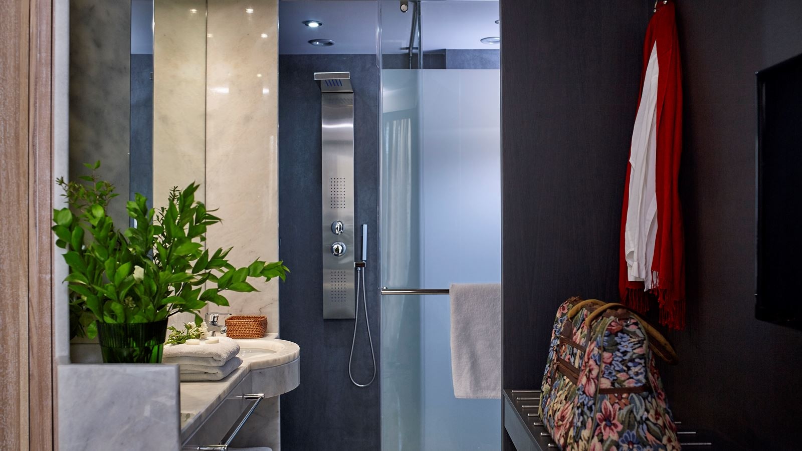 rooms-double-room-city-view