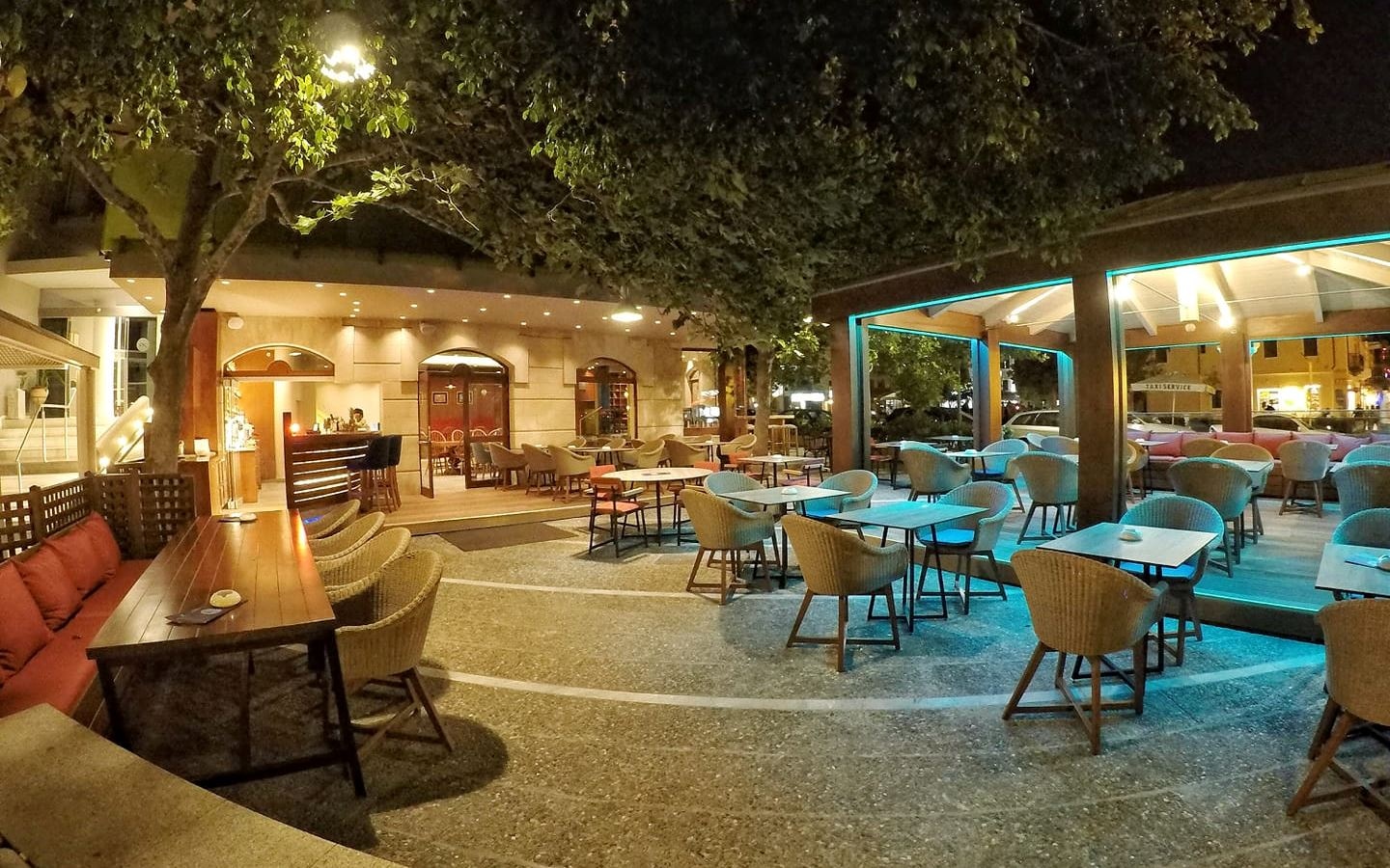 restaurants-navy-blend