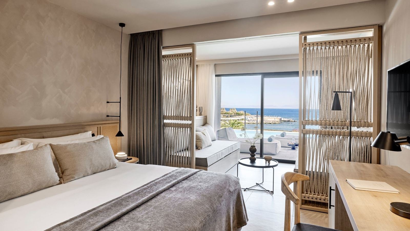 rooms-junior-suite-sea-view--swim-up