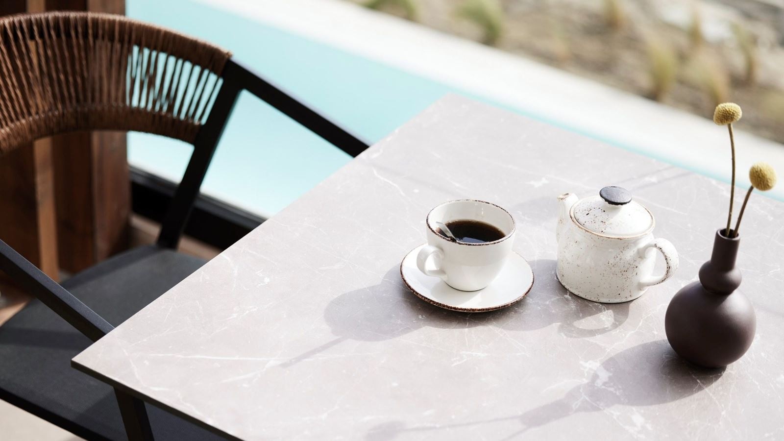 rooms-junior-suite-pool-view