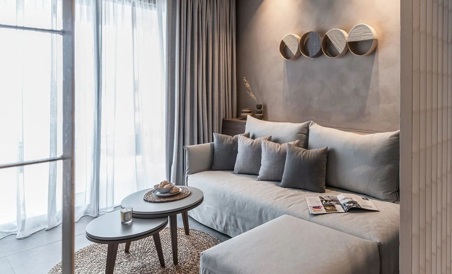 rooms-open-plan-suite-shared-pool-and-sauna