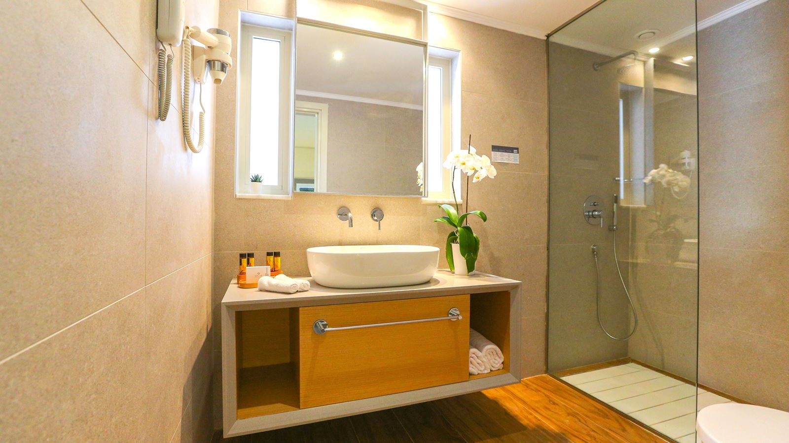 rooms-bungalow-garden-view-with-balcony